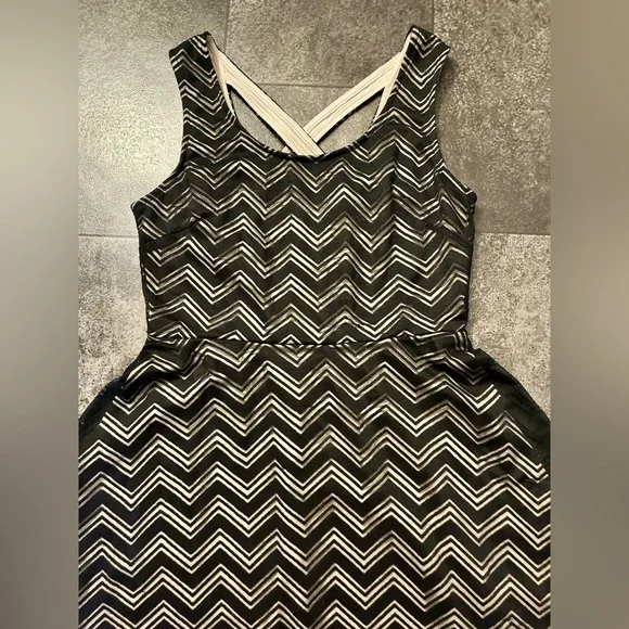 Candie’s Black and Tan Chevron Sleeveless Dress - Picture 2 of 11